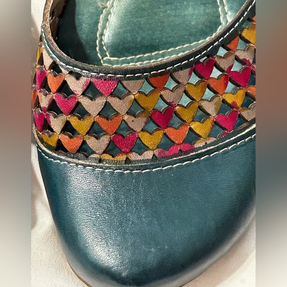 L’ARTISTE BY SPRING STEP AMOUR RD LEATHER LASER CUT HEARTS WEDGE SANDALS - Picture 5 of 6